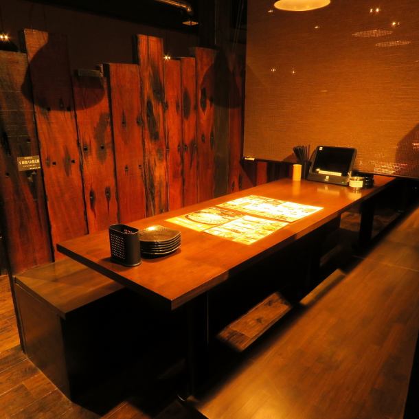 【Large number of people OK ♪ even in a private room as a partition】 We are preparing a lot of calm space of wood grain tone recommended for welcome party · farewell party ♪ You can use it according to the scene from a small number of people to a large number of people ♪