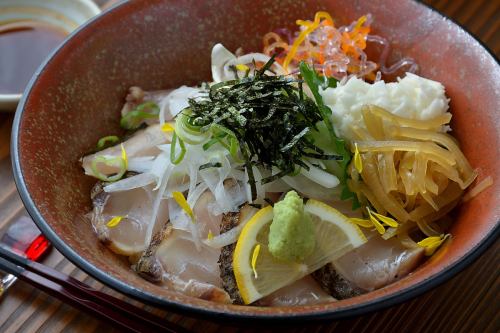 Sawara bowl ★ Seafood dishes
