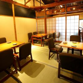 Zashiki座位☆2至4人♪这是一个榻榻米座位，您可以舒适地放松☆※为防止电晕感染，当使用5人或更多人时，我们将引导您到下一张桌子，但桌子不能安装。