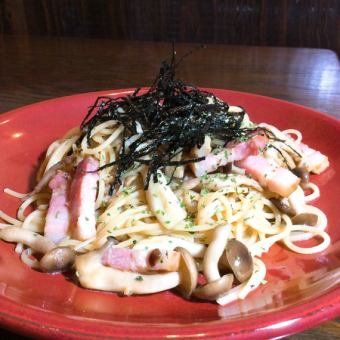 Japanese-style pasta with Kinoko and bacon