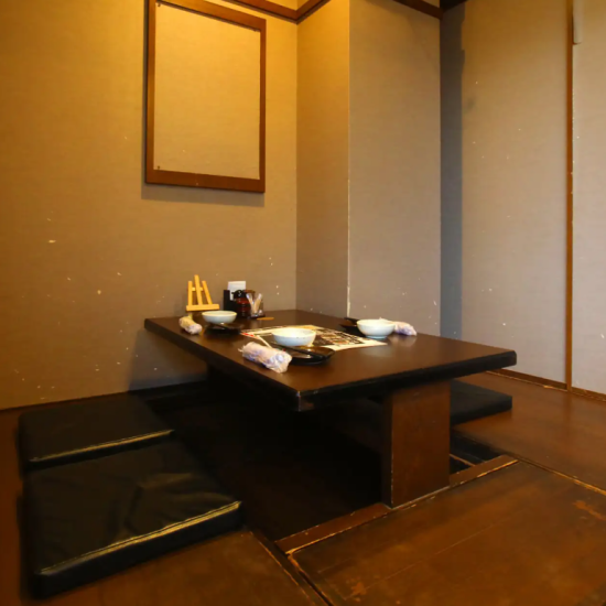 We have a wide range of seating options, including private rooms, sunken kotatsu seats, blind seats, and table seats!