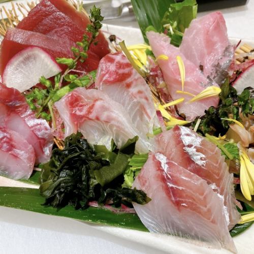 お刺身盛り合わせ