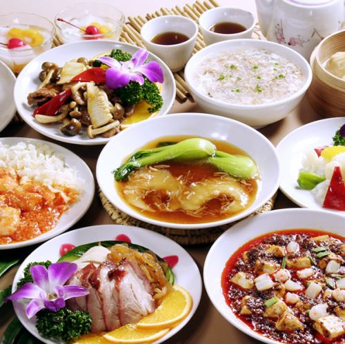 フカヒレ姿煮、当店自慢の海鮮入り陳麻婆豆腐が入った福満園・満足コース!!