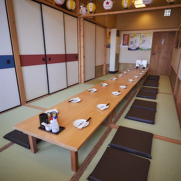 団体席から少人数様までと幅広いニーズに応えられるお席を用意しております。2階も50名様までで貸し切り対応可能です。定期的な空気の入れ替えを行い卓上にはアルコールジェルも用意しております。周りの目を気にせずゆったり楽しいひと時をお過ごしください。