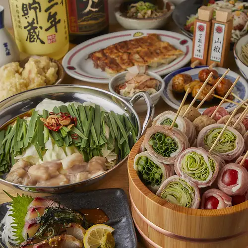 ご宴会や飲み会にもピッタリ♪名物野菜巻き串×博多一口餃子飲み放題付コースご用意♪