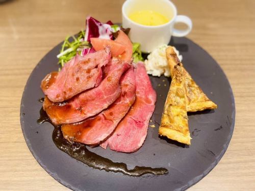 Be sure to try the "Parifle Lunch Set" from 10:00 to 14:00 (LO.)♪