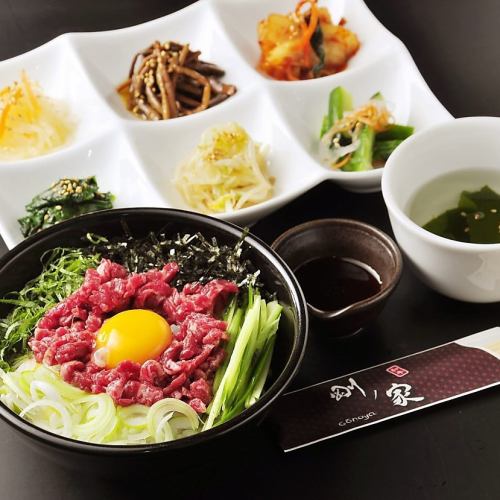 許可｢黒毛和牛ユッケ丼ランチセット｣ 