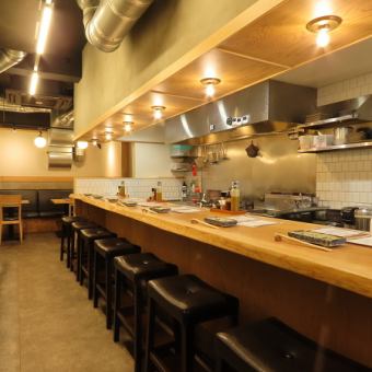 店内は最大20名様まで貸切も可能です。会社宴会や歓送迎会、クラス会、ご親族での集まりなど、様々なシーンにご利用いただけます。人数やご予算に応じてご提案させていただきますので、詳細などはお気軽にお問い合わせください。