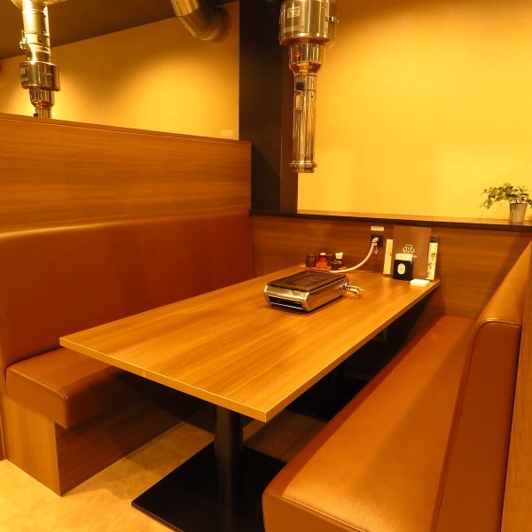 The spacious restaurant has 4 table seats, 2 sofa seats, 1 private room, and 6 counter seats.Since online reservations are not supported except for table seats, please contact us by phone if you wish.