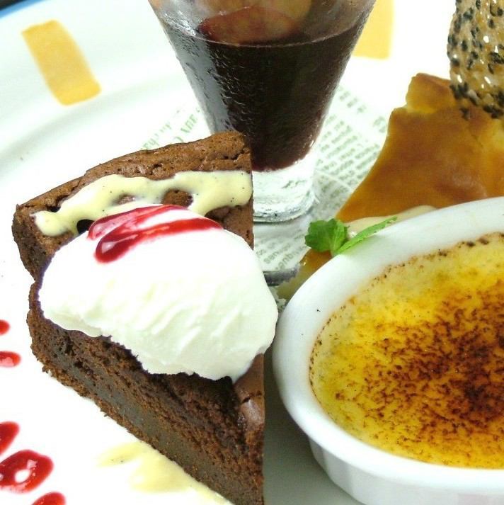 We offer desserts with an assortment of sweets for anniversaries and anniversaries♪