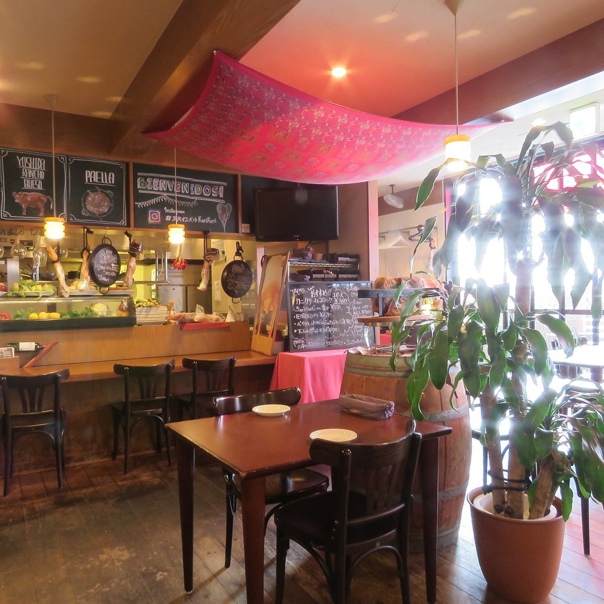 4 minutes walk from Okayama Station ♪ This is a restaurant with a calm and mature atmosphere in a good location.