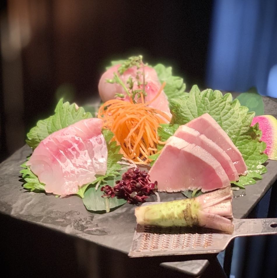 サケディプロマ厳選の日本酒と、素材にこだわった創作和食を愉しむ大人の居酒屋