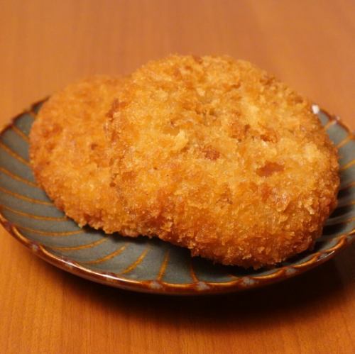お肉屋さんのコロッケ 2ケ
