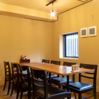 8名様～10名様まで完全個室でご案内が可能！お電話にてお問い合わせください！