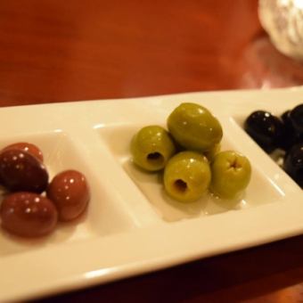 オリーブの盛り合わせ