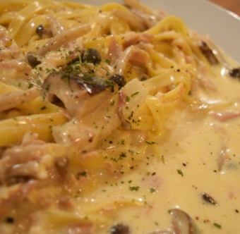 【Cream】キノコとツナのフィットチーネ/【Cream】厚切りベーコンとキノコのフィットチーネ