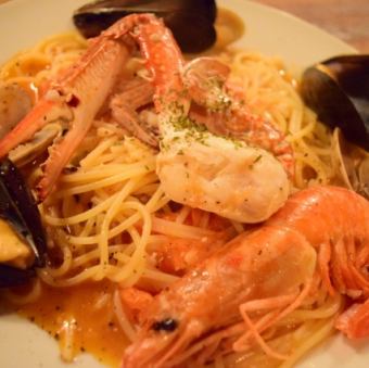 【Fresh Tomato】魚介たっぷりフレッシュトマトの”ペスカトーレ”