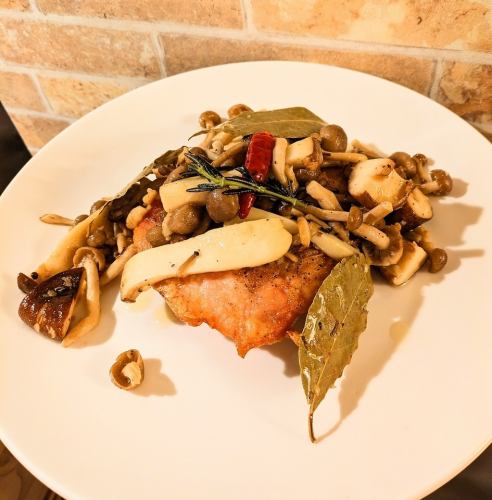 香草で彩られた美味しさのハーモニー【鶏もも肉のグリル～3種の香草オイルソース～】