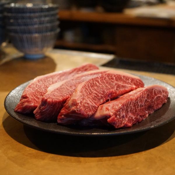 Japanese black beef lean charcoal-grilled ki (lamp, ichibo, fillet, etc.)