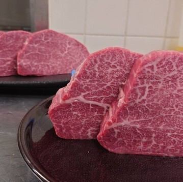 新鮮なお肉をご用意しております。