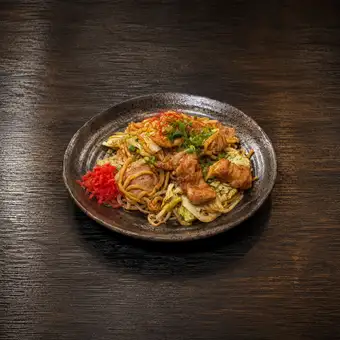 Hormone yakisoba (spicy sauce)