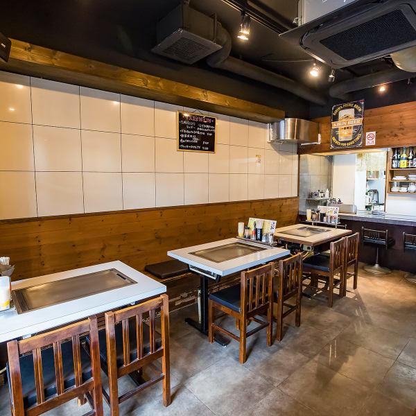 お仕事帰りに予約なしで気軽に立ち寄れるカウンター席を完備！落ち着いた雰囲気の店内で、周りを気にせず自分だけの時間をゆったりと過ごせます。美味しい料理とお酒で心を安らげる特別な場所です◎！