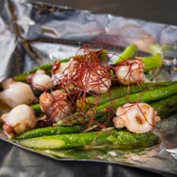 タコとアスパラ ピリ辛炒め