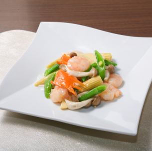 Stir-fried Seasonal Vegetables and Shrimp with Light Salt