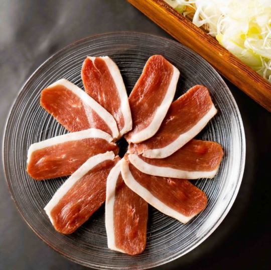 鴨料理を喰らい“贅沢気分”。柔らかい肉質と14℃で溶ける脂身の旨みが特徴の岩手鴨で舌鼓
