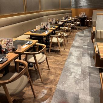 2名様から最大16名様まで使える「テーブル席」