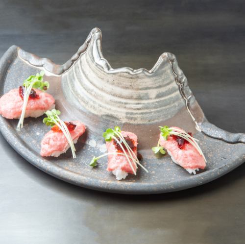 黒毛和牛の肉の寿司