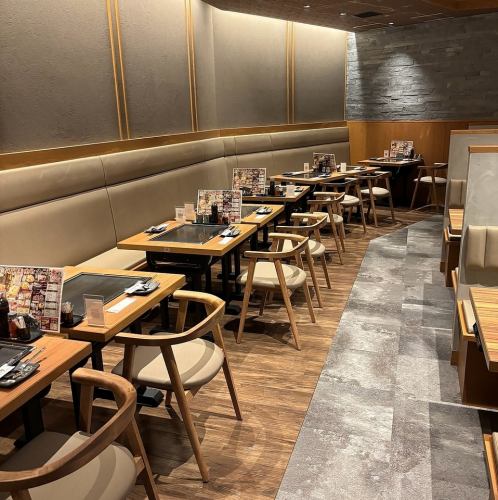 店内は落ち着いた雰囲気で会食や宴会に最適です♪