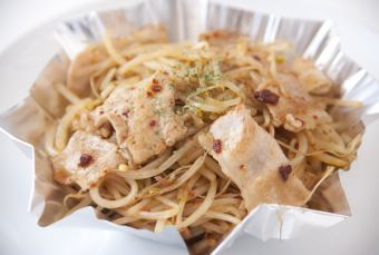 豚バラ肉とモヤシのピリ辛炒め