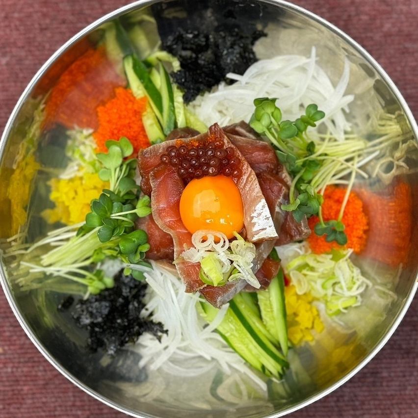 ユッケをはじめ本格韓国料理をゆっくりと楽しめます◎