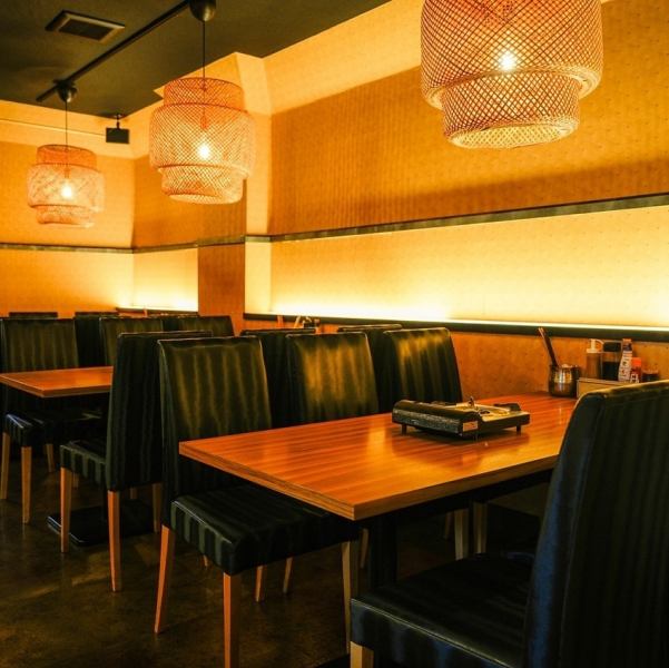 We can accommodate any number of guests! Downlights gently illuminate the room, creating a calm and relaxing atmosphere.