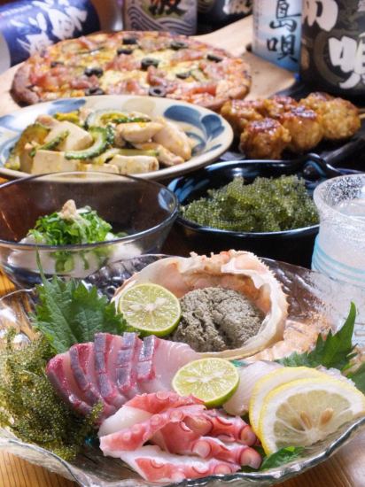 沖繩，琉球餐廳。所有的食品都是從沖繩牧志市場訂購的！泡盛也豐富多樣♪