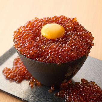 【名物】こぼれいくら丼