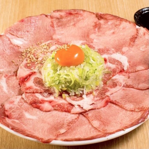 おすすめの逸品★タンユッケ、こぼれ麻婆豆腐、トロしめ鯖など！3時間飲み放題付コース3500円～◎