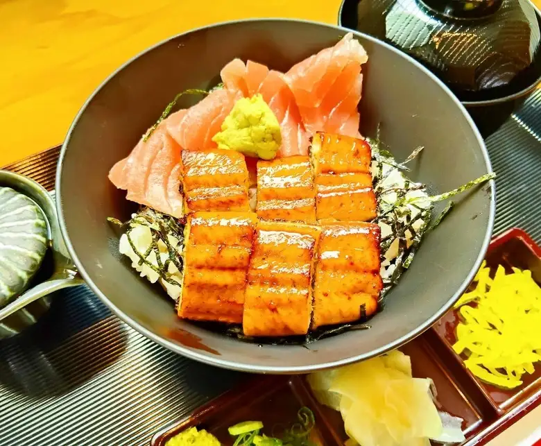 鉄火うな丼