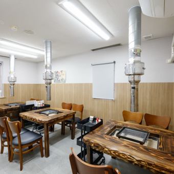 【囲炉裏のお席:4名様×4卓】