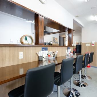 【カウンター席:8席】