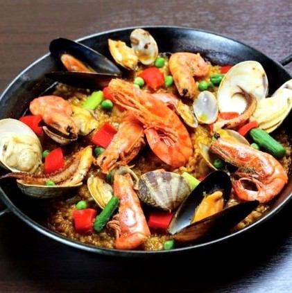 [Kataura seafood paella with authentic barbecue chicken and fish-based soup tastes 1480 yen (1 to 2 servings)]