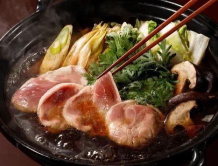 냄비 코스 ◆ 오리 스키야키 코스 ◆ 4,500 엔 (세금 포함)