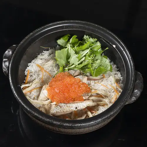 【人気No1】とろサーモンとイクラの釜飯