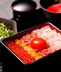 【一日5餐限定】能登牛高级肉海鲜玉手箱 4,800日元（含税）