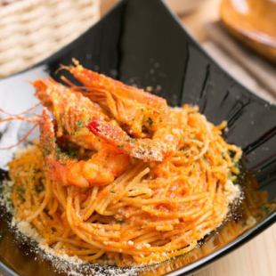Tomato sauce pasta with head shrimp and mozzarella cheese