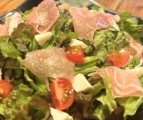 ハモッツァ・サラダ