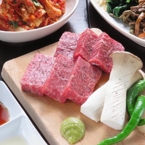 ◆ 仕 入 Stock raw meat of A4 or more from the whole country in block ◆ ◇