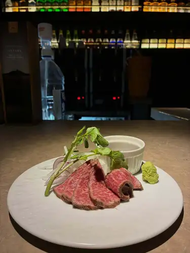 〜Today’s Special 〜

_

佐賀牛のタタキ　¥2180

ステーキはもちろんのこと、タタキやローストビーフなど、お肉本来の味も楽しむことができます。
佐賀県から直送で来る鮮度抜群の佐賀牛を丁寧にゆっくりと低温調理し、時間をかけて仕込む当店のおすすめの一品です。
当店自慢のクラフトビールからIPAなどとペアリングで是非。

_

OPEN 17:00ー05:00 (L.O.04:00）
@vesta_beerbar 

#関内 
#横浜 
#横浜グルメ 
#横浜ディナー
#馬車道
