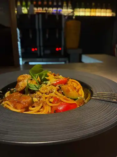〜Today’s Special 〜

_

ボロネーゼパスタ　¥1480
女性男性問わず人気の高い当店のパスタメニューでの1番人気のボロネーゼ。
当店のメルローなどの赤ワインや、山崎・白州・響などのウイスキーと共に是非

_

OPEN 17:00ー05:00 (L.O.04:00）
@vesta_beerbar 

#関内 
#横浜 
#横浜グルメ 
#横浜ディナー
#朝まで